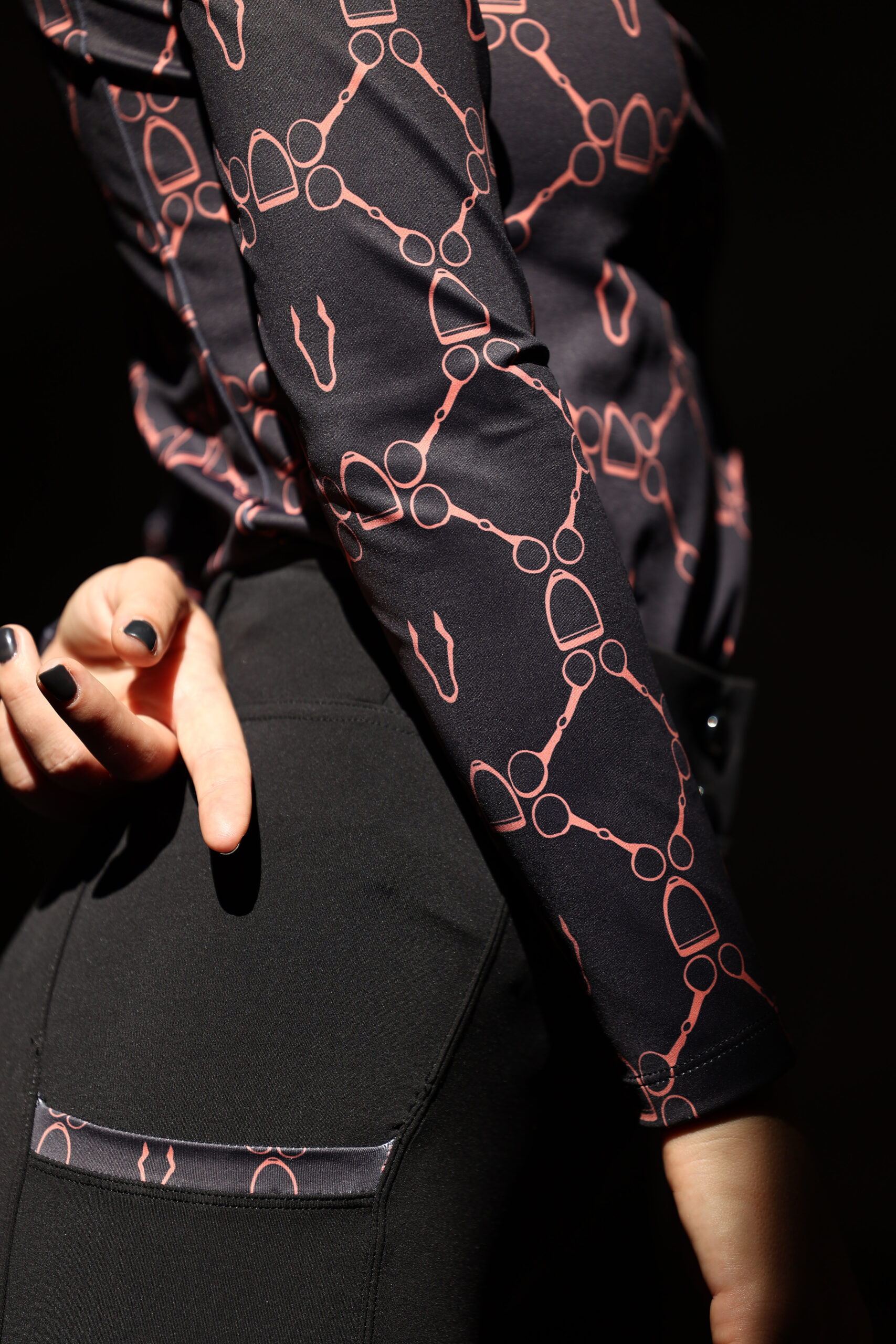 Simply Posh-Top mangas largas en negro - Imagen 4