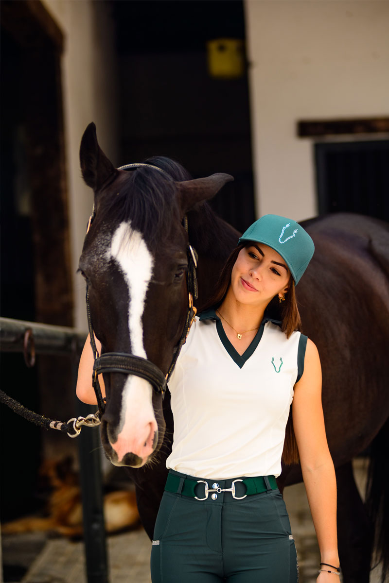 Cinturon ecuestre en verde con detalles ecuestres Brilli bracomonte equestrain marbella